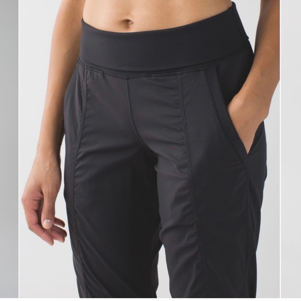 LULULEMON In Flux Crop Jogger